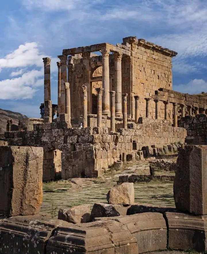 آثار مدينة جميلة